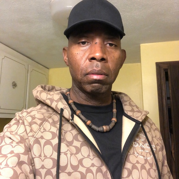 Meet your Posher, Pennell - Picture 3 of 3